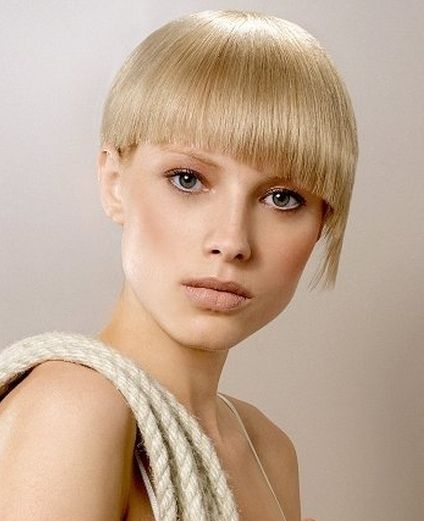 blond wieczorowa fryzura asymetryczna krótka, zdjęcie-18